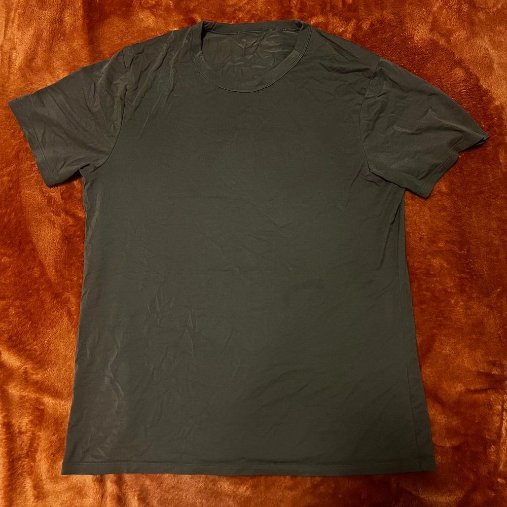Lululemon The Fundamental T-shirt. Medium. Anchor